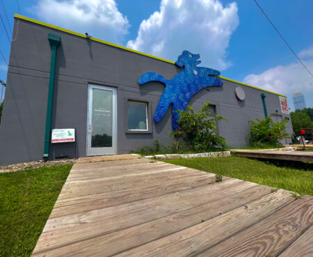 TLAC exterior
